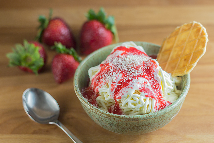 paghetti Ice Cream (Spaghettieis) | The Kitchen Maus