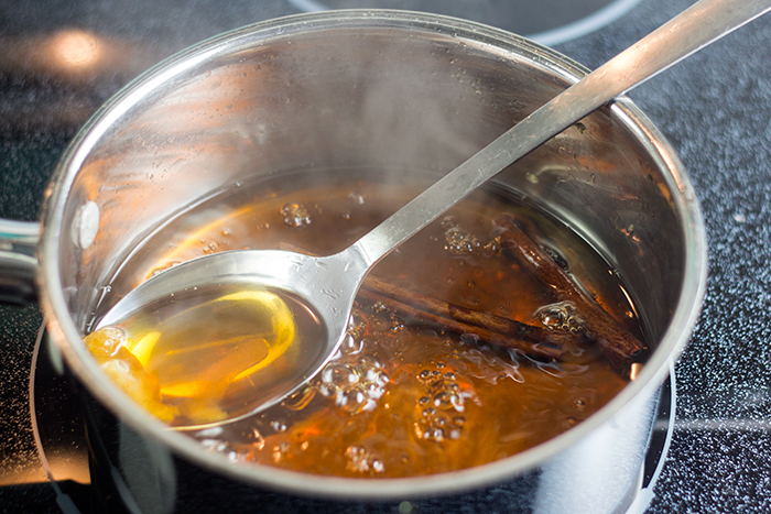 Cinnamon Caramel Syrup (Zimt-Karamell-Sirup) by the Kitchen Maus